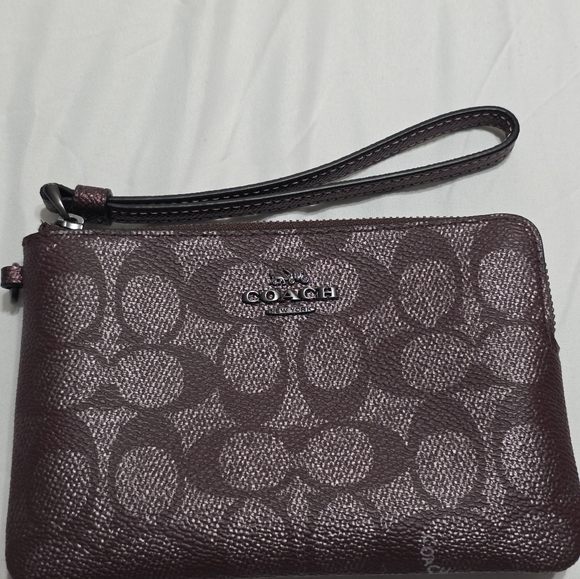 Coach Corner Zip Wristlet bag - Picture 3 of 13